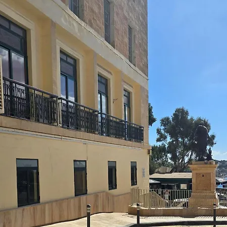 Grand Harbour View Lägenhet