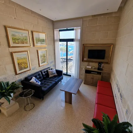 Grand Harbour View شقة *